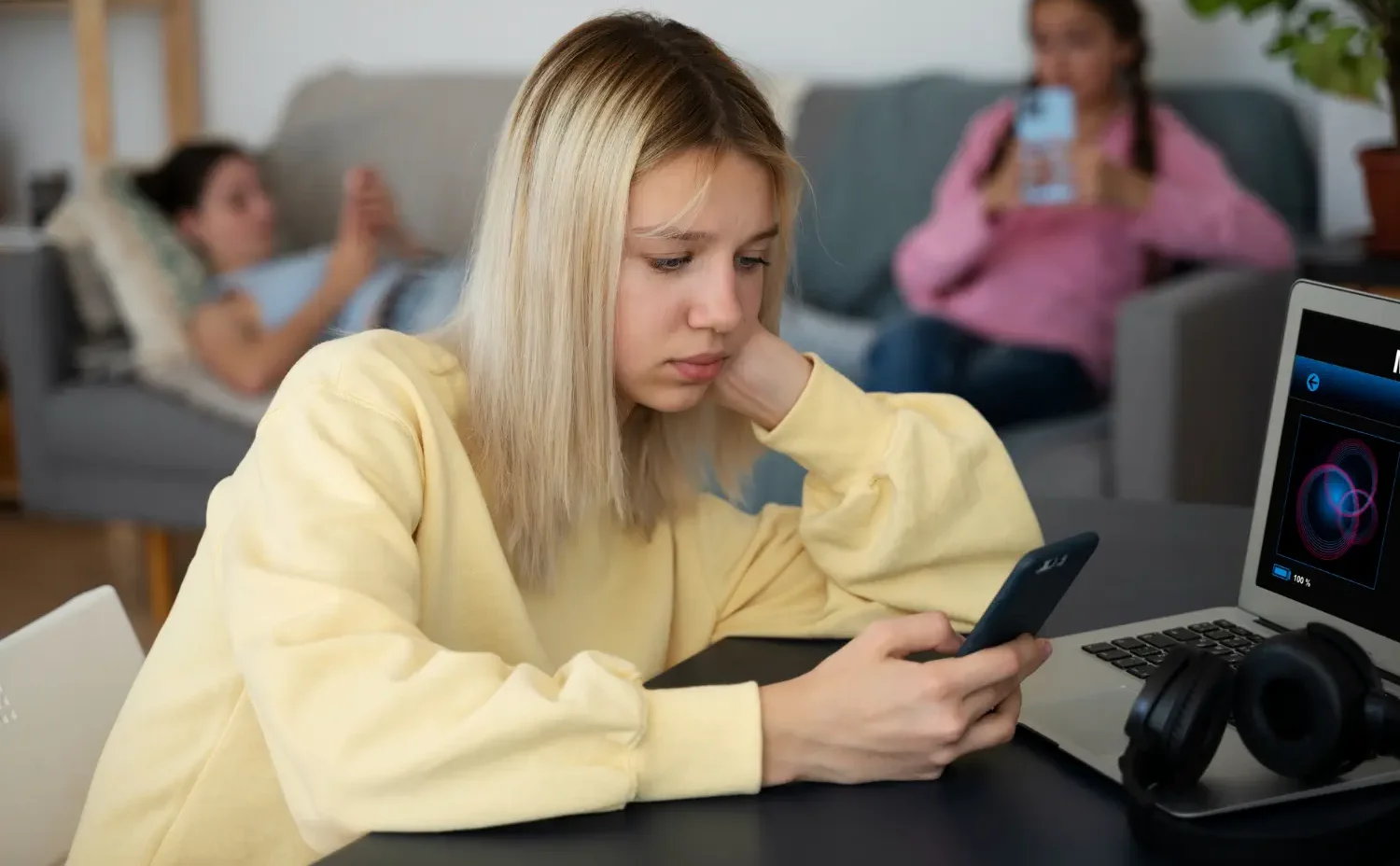 Internet Addiction: Signs, Symptoms, and Treatment